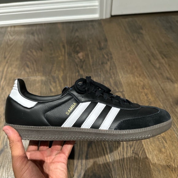 Selling adidas black sambas - Picture 3 of 6